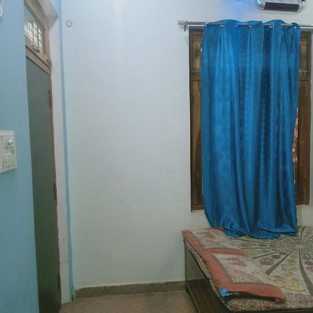 Saksham Guest House Jhusi Екстер'єр фото